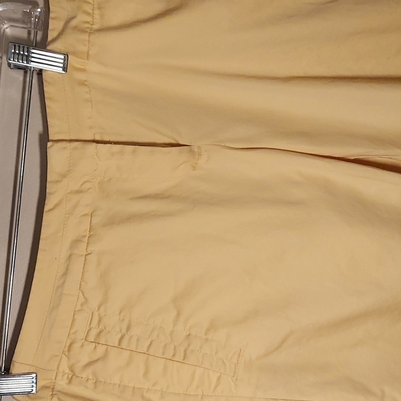 Tommy Bahama Shorts Stretch  Size 2 - Picture 2 of 8